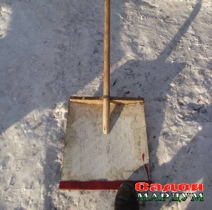 samodelnaya-lopata-dlya-ochistki-snega