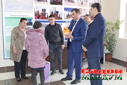 Kumaki-Peshvoi-millat-Emomal-Ra-mon-ba-yatimoni-no-iyai-Mur-ob-rasonida-shud-5