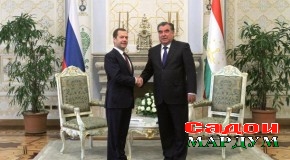 Суҳбат бо Раиси Ҳукумати Федератсияи Россия Дмитрий Медведев