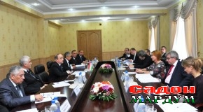 Шукурҷон Зуҳуров ҳайати Парлумони Иттиҳоди Аврупоро ба ҳузур пазируфт