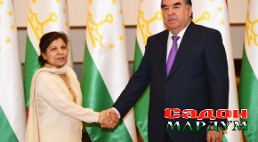 Мулоқоти Эмомалӣ Раҳмон бо хонум Шамшод Ахтар