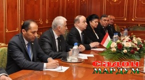 МУЛОҚОТИ ШУКУРҶОН ЗУҲУРОВ БО МУҲАММАД АШРАФ ҒАНӢ