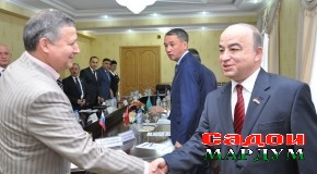 СУҲБАТИ ШУКУРҶОН ЗУҲУРОВ БО НОЗИРОНИ БАЙНАЛМИЛАЛӢ