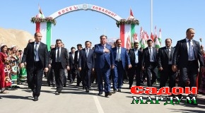 Эмомалӣ Раҳмон дар ноҳияи Восеъ