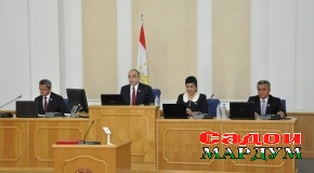 Вакилони Маҷлиси намояндагон ба халқи кишвар савганди садоқат ёд карданд