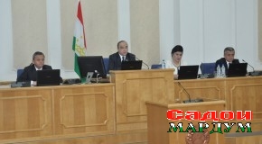 Синни ниҳоии хизмати ҳарбӣ барои афсарону генералҳо зиёд карда мешавад