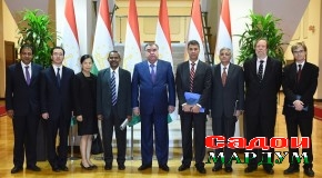 Мулоқоти Пешвои миллат бо ҳайати Шӯрои директорони Бонки Осиёгии Рушд