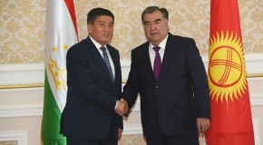 Мулоқоти Пешвои миллат Эмомалӣ Раҳмон бо Сооронбай Жээнбеков