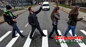 Чаро ронандагон барои истифодаи бемавқеи телефони мобилӣ муҷозот мешаванду пиёдагардон не?