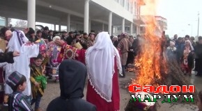 Аслаш зи нур бошад, фаръаш зи мор бошад