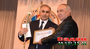 Қадрдонии аҳли қалам бахшида ба Рӯзи матбуот