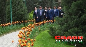 Шиносоии Пешвои миллат Эмомалӣ Раҳмон бо рафти корҳои сохтмонӣ дар шаҳри Душанбе