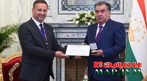 Маросими супоридани «Медали Созмони умумиҷаҳонии тандурустӣ»