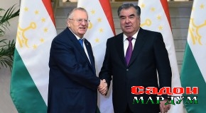Пешвои миллат гурӯҳи вакилони Думаи давлатии Федератсияи Россияро ба ҳузур пазируфтанд