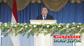 Суханронии Пешвои миллат Эмомалӣ Раҳмон зимни мулоқот бо сокинони деҳоти «Пушинг» — и ноҳияи Данғара