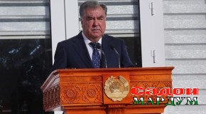 Суханронии Сарвари давлат Эмомалӣ Раҳмон дар маросими ба истифода додани муассисаи таълимии №28 дар деҳаи Шаршари деҳоти «Себистон»-и ноҳияи Данғара