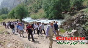 Боздиди дипломатҳои хориҷӣ аз мавзеи «Арху»