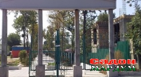 Турсунзода. «Бефарҳангӣ» дар боғи фарҳангӣ