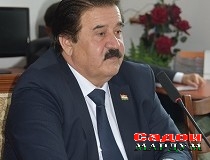 Донишкадае, ки донишҷӯёнаш парчамбардоранд