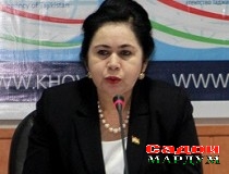 Ҳилолбӣ Қурбонзода: «Кумитаи кор бо занон ва оила ҳамоҳангсози барномаи давлатии пешгирии зӯроварист»