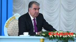 Суханронии Асосгузори сулҳу ваҳдати миллӣ — Пешвои миллат, Президенти Ҷумҳурии Тоҷикистон муҳтарам Эмомалӣ Раҳмон зимни мулоқот бо бунёдкорони Неругоҳи барқи обии «Роғун»
