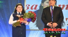 Ба ғолибони «Фурӯғи субҳи доноӣ…» аз 15000 то 60000 сомонӣ тақдим гардид