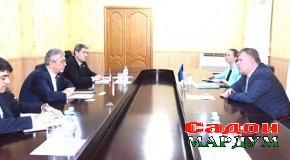 Гуфтугӯ бо сафири Эстония