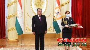 Қадрдонии намояндагони мақомоти қудратӣ бо мукофотҳои давлатӣ
