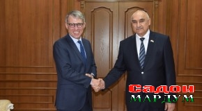 Гуфтугӯи Маҳмадтоир Зокирзода бо Эмре Зеки Карагёл