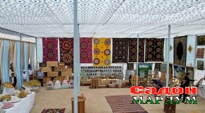 Боздиди Пешвои миллат муҳтарам Эмомалӣ Раҳмон аз намоишгоҳҳои дастовардҳои сокинони Истаравшан