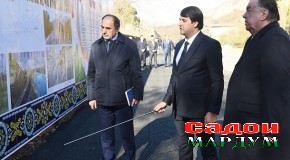 Президенти Ҷумҳурии Тоҷикистон муҳтарам Эмомалӣ Раҳмон бо таъмиру навсозӣ ва мумфаршкунии қитъаи роҳи “Ромит-Пакрут” дар шаҳри Ваҳдат шинос шуданд