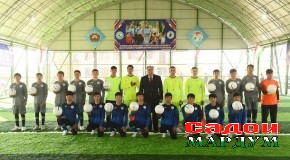 Пешвои миллат муҳтарам Эмомалӣ Раҳмон майдони болпӯшидаи варзишӣ дар ноҳияи Деваштичро ифтитоҳ карданд