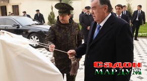 Пешвои миллат муҳтарам Эмомалӣ Раҳмон  бинои Раёсати Кумитаи давлатии амнияти миллии Ҷумҳурии Тоҷикистон дар ноҳияи Синои шаҳри Душанбе бо назардошти хонаҳои истиқоматии хизматӣ ифтитоҳ доданд