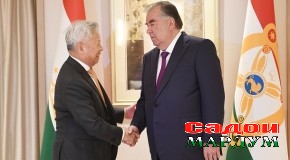 Мулоқоти Президенти Ҷумҳурии Тоҷикистон муҳтарам Эмомалӣ Раҳмон бо Президенти Бонки осиёии сармоягузориҳои инфрасохторӣ Ҷин Лисун