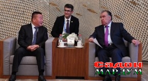 Мулоқоти Президенти Ҷумҳурии Тоҷикистон муҳтарам Эмомалӣ Раҳмон  бо Раиси Шӯрои директорони Ширкати маъдани “Чжитсун Литий” Нан Ҷинси