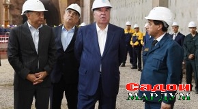 Шиносоии Асосгузори сулҳу ваҳдати миллӣ — Пешвои миллат, Президенти Ҷумҳурии Тоҷикистон муҳтарам Эмомалӣ Раҳмон бо рафти корҳои сохтмонӣ дар камераи васлгарии обқабулкунаки доимии Неругоҳи барқи обии “Роғун”