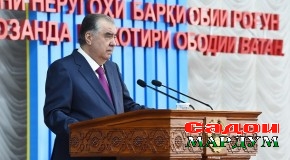 Суханронии Асосгузори сулҳу ваҳдати миллӣ — Пешвои миллат, Президенти Ҷумҳурии Тоҷикистон муҳтарам Эмомалӣ Раҳмон дар вохӯрӣ бо бунёдгарони Неругоҳи барқи обии «Роғун»