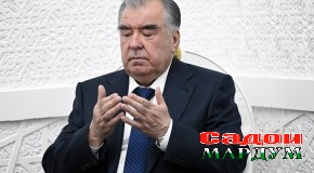 Зиёрати оромгоҳи Мир Сайид Алии Ҳамадонӣ дар шаҳри Кӯлоб аз ҷониби Пешвои миллат муҳтарам Эмомалӣ Раҳмон
