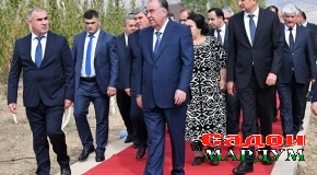 Президенти Ҷумҳурии Тоҷикистон муҳтарам Эмомалӣ Раҳмон ба фаъолияти корхонаи парандапарварии ҶДММ “Заркорон” дар ноҳияи Муъминобод оғози расмӣ бахшиданд