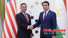 Суҳбати Рустами Эмомалӣ бо Мануэл Микаллер