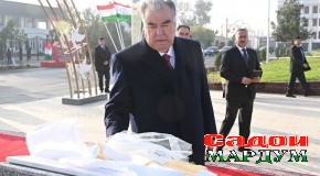 Ифтитоҳи майдони Парчами давлатӣ ва Нишони давлатӣ дар шаҳраки Ғафурови ноҳияи Бобоҷон Ғафуров аз ҷониби Президенти Ҷумҳурии Тоҷикистон муҳтарам Эмомалӣ Раҳмон