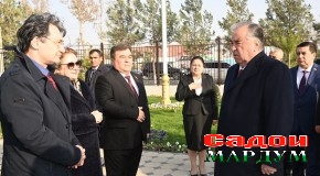 Пардабардорӣ аз рӯйи Муҷассамаи академик Бобоҷон Ғафуров