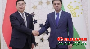 Мулоқоти Рустами Эмомалӣ бо Ван Фенчао
