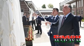 Боздиди Пешвои миллат муҳтарам Эмомалӣ Раҳмон аз корхонаҳои халтаҳои полипропиленӣ, платаҳои чопӣ ва фурӯзонакҳои диодии ҶДММ “Ғаюр Гуруҳ” дар шаҳри Душанбе