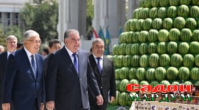 Боздид аз намоишгоҳи маҳсулоти кишоварзӣ ва таомҳои миллӣ дар Маркази хизматрасонии “Дунёи ош” дар шаҳри Душанбе