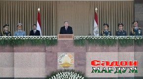 Иштироки Пешвои миллат дар паради ҳарбӣ